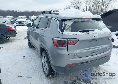 2019 Jeep Compass Latitude 4X4 z USA, uszkodzony, nr VIN 3C4NJDBBXKT641204